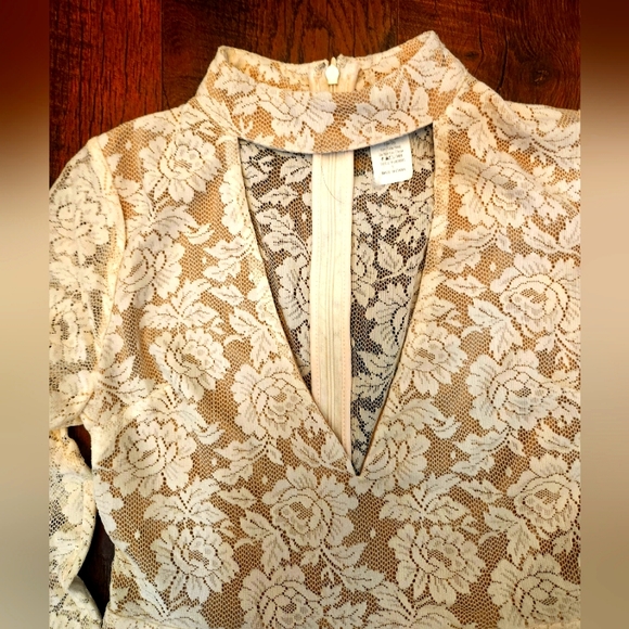 Juniors Small Guitii Lace Dress - Picture 4 of 7